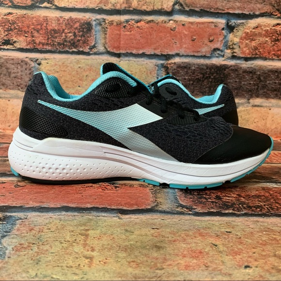 Diadora Kuruka 4 Athletic Shoes - Picture 2 of 9